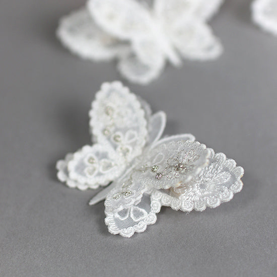 キラキラ★蝶々のクリップ:ミシン刺繍の立体的な蝶々のクリップ シュシュに組み合わせ