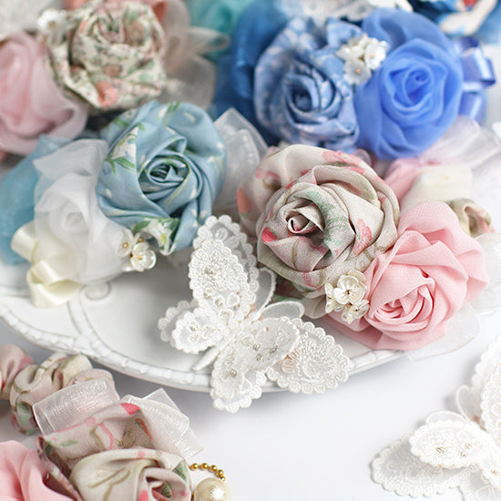 【数量限定】リストレットやバッグチャームにも★巻きバラお花シュシュ パール付:リバティプリント花柄