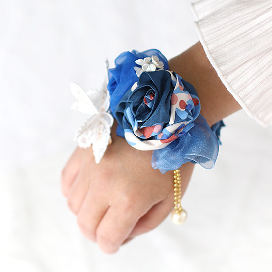 【数量限定】リストレットやバッグチャームにも★巻きバラお花シュシュ パール付:リバティプリント花柄
