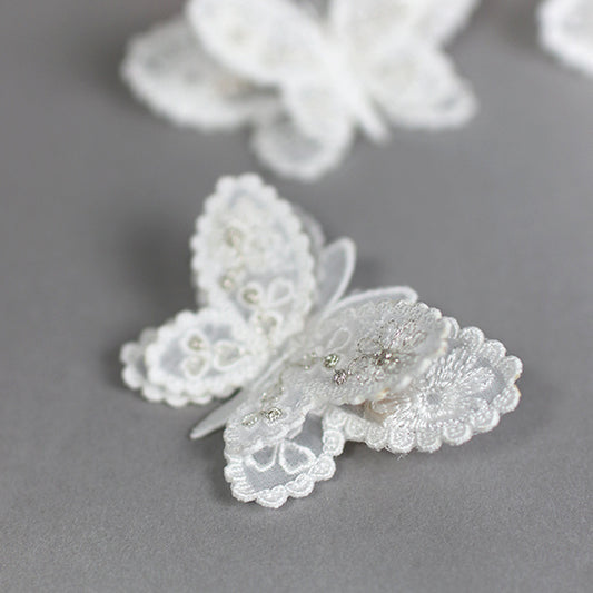キラキラ★蝶々のクリップ：ミシン刺繍の立体的な蝶々のクリップ　シュシュに組み合わせ